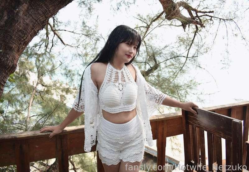 The weekend we go to island resort🥰🥰my husband planning to get me  some tourist to bring in our room at night. 
When we arrive at the resort he gave me the tattoo to put on my breast that everyone can see it. I don’t know what is at first🫣🫣🫣🫣

#cute #asian #milf #petite #hotwife #swinger #fyp #outdoor #SFW