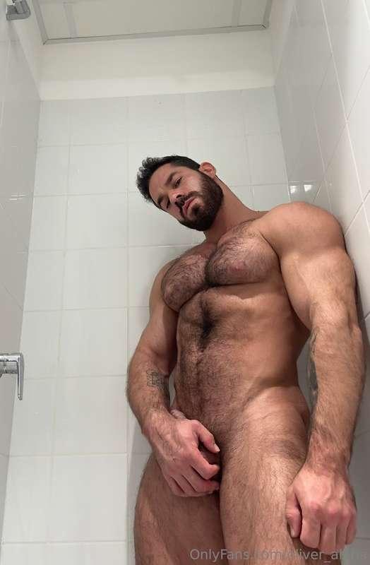 Warm water dripping down my huge dick, lick it😜