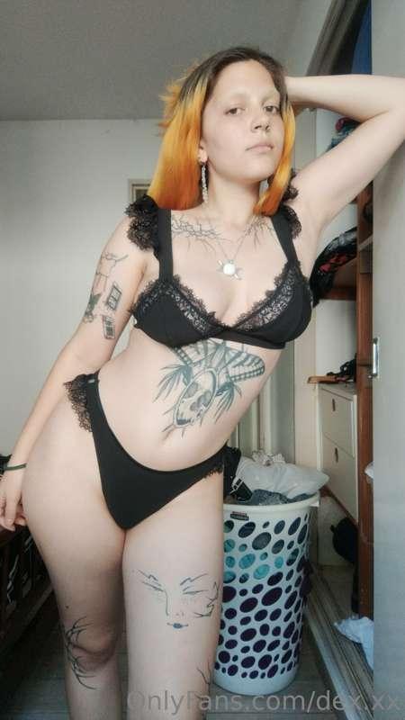 I'm online now! Who dares to play with mistress? Condition: ..