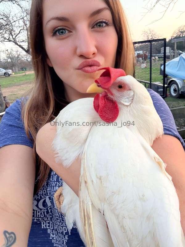 This is my girl…. Hen-i-fer 🐔 🩵Happy Friday 😘