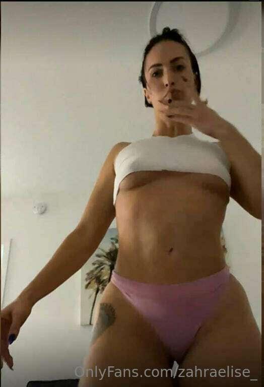 You wanna chill with me baby? DM me I'm online ;)
