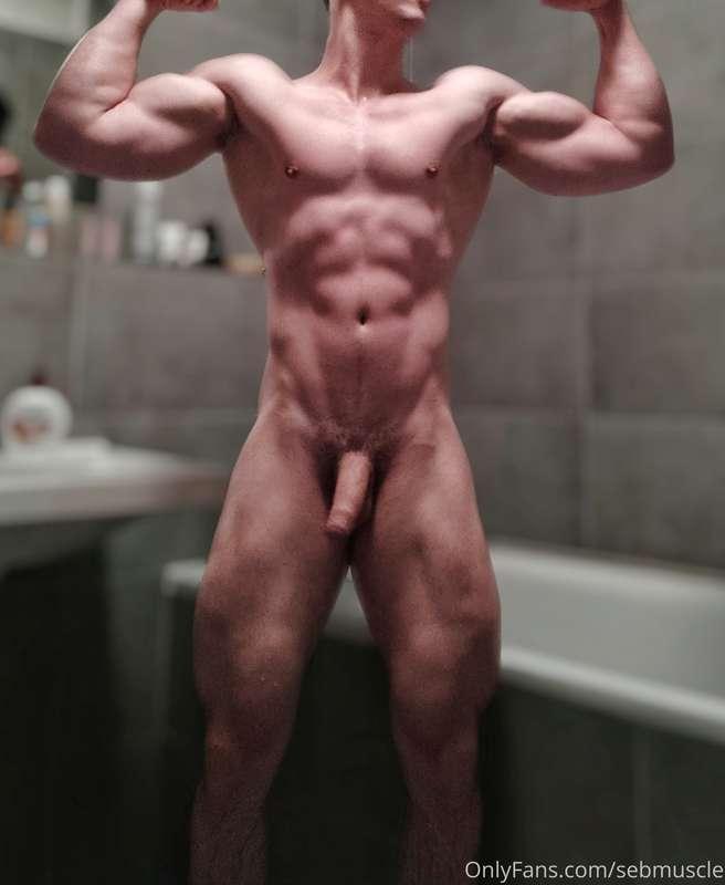 Ohh yeah 👌💪 after shower pic 👅