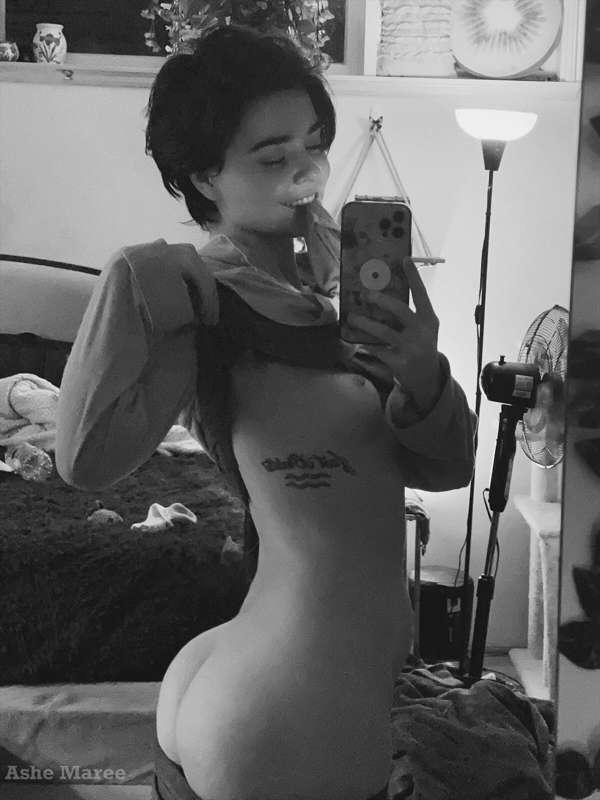 a good night VS good morning text from me 😛🌙☀️
I prefer the ..