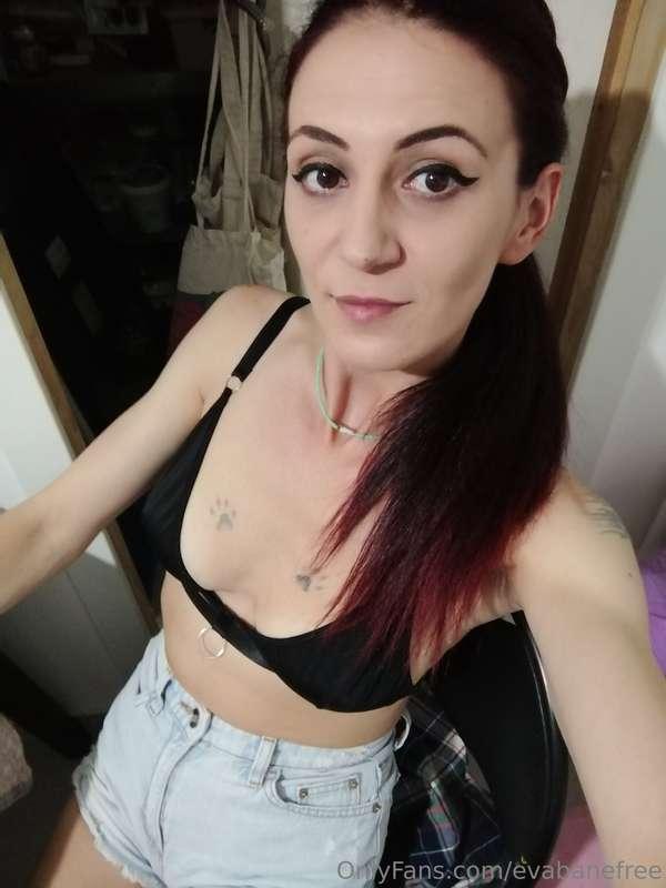 How about we Netflix and chill tonight babe?😋😋🥰#skinny #game..