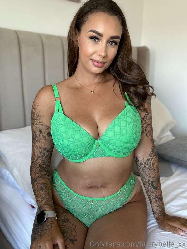 Favourite sex position?? Comment below👇🏼😈🤭
