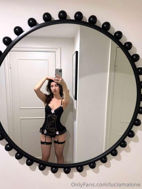say hey if you want me🖤