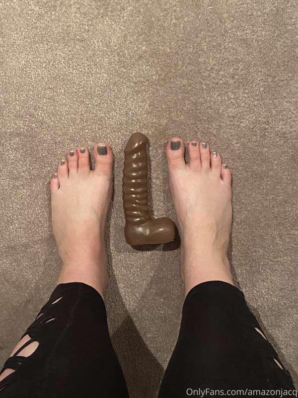 Amazon feet vs 8 inch toy (2 minute stepping, grinding and h..