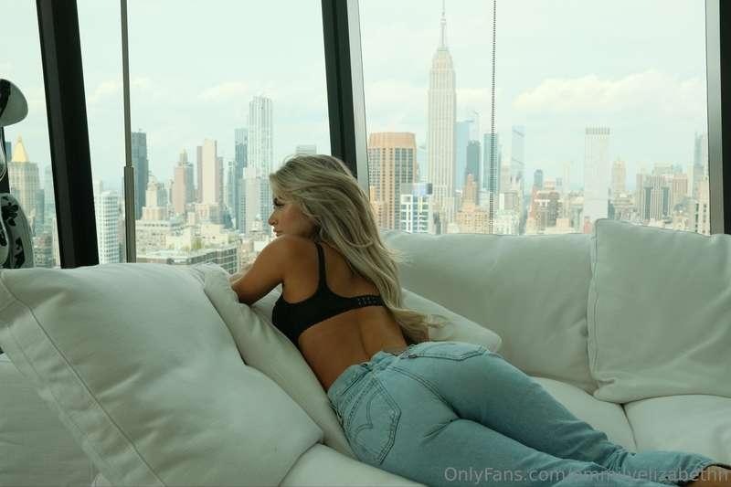 Caught daydreaming ✨☁️☺️