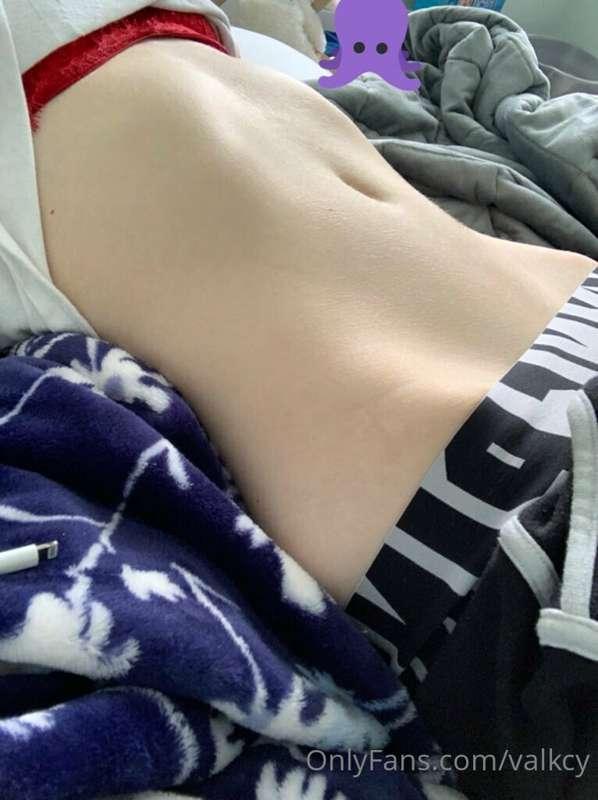 good morning tummy & squishy thighs 😋 

still have some olde..