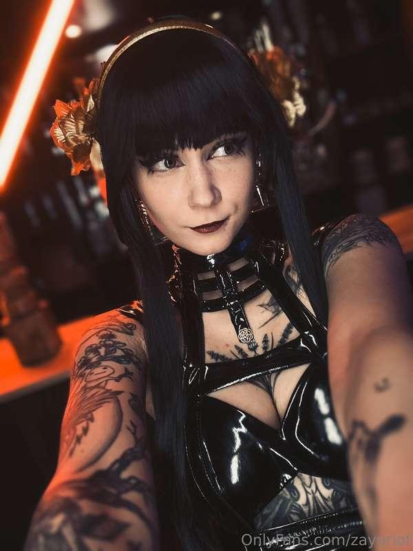 And more behind the scenes <3 This time of my Yor Cosplay :3..