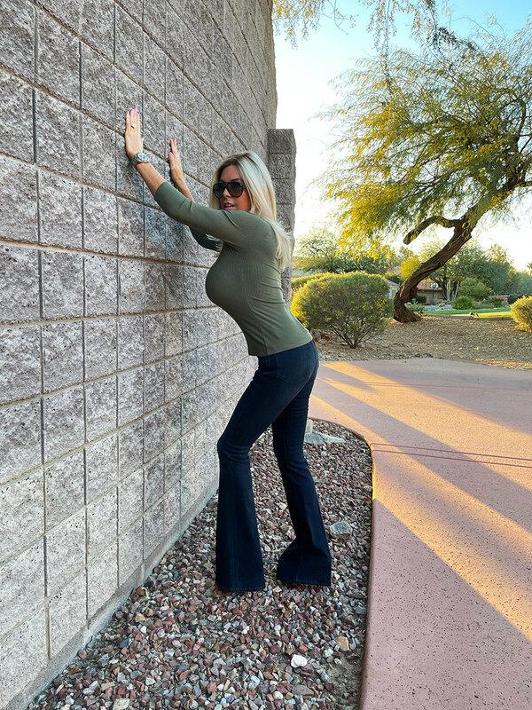 Some sideboob action.. ?