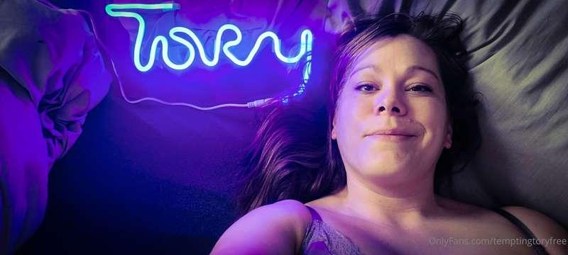 My new custom light gave me the perfect excuse to snap a few..