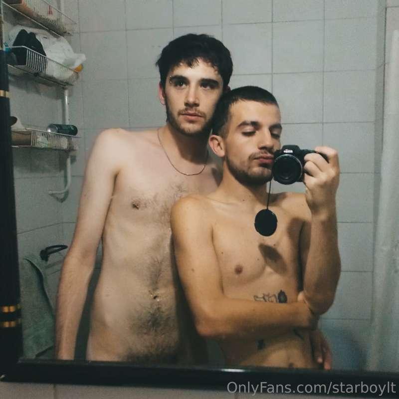 Hii babies💘🌼, this is my boyfriend @mriaria you can follow b..