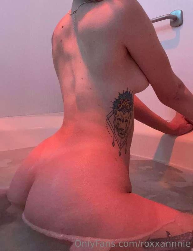 How about we shower together and exchange ideas 😘🤭🫦