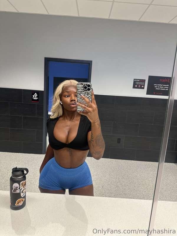 hiiii 😘 did you guys workout already?