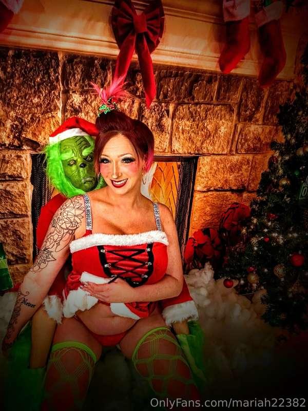 Merry Grinchmas!! I had to sneak down to Whoville and remind..