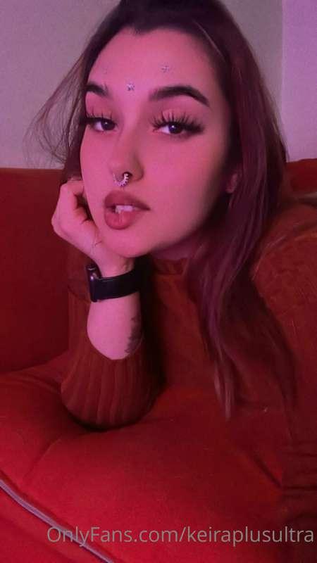 Ehi 🍭❤️
Sei curioso di sapere cosa questa boccuccia innocent..