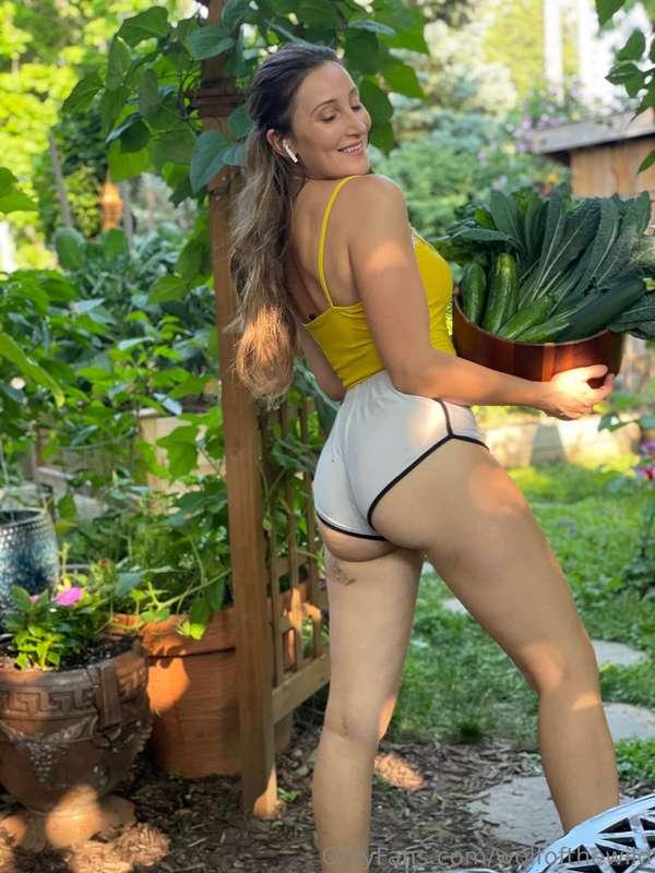 Looks like I got a little dirt on this booty while working i..