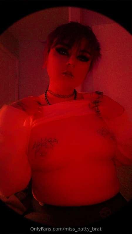 I look good in red ♥️🍒