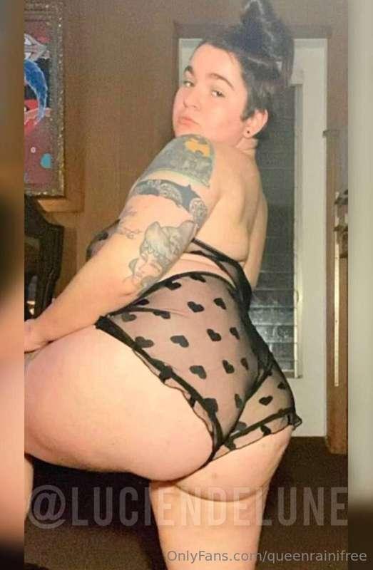 (24h) **@LUCIENDELUNE is looking for a new play buddy** 😛💦

..