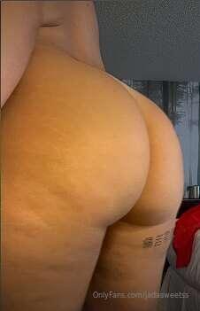 cum watch me play w my bootyhole for you its so pretty ;)
