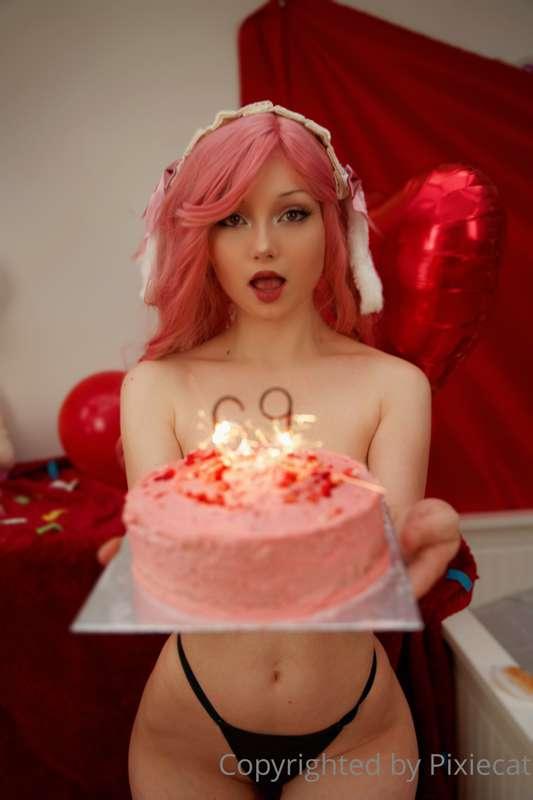 What if i fucked my own birthday cake for my birthday..? 🙊