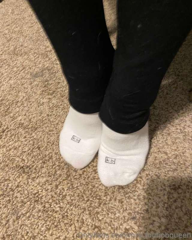 mrs_footjobqueen image #2