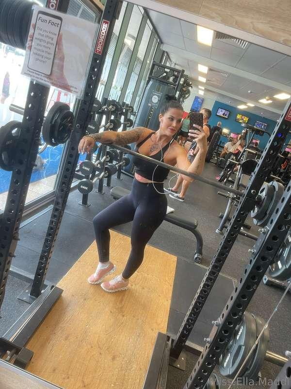 ## LETS PLAY A GAME! 😍 free sextape for whoever can guess my..