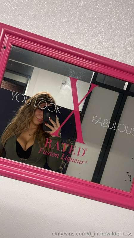 Happy Friday baby 😘