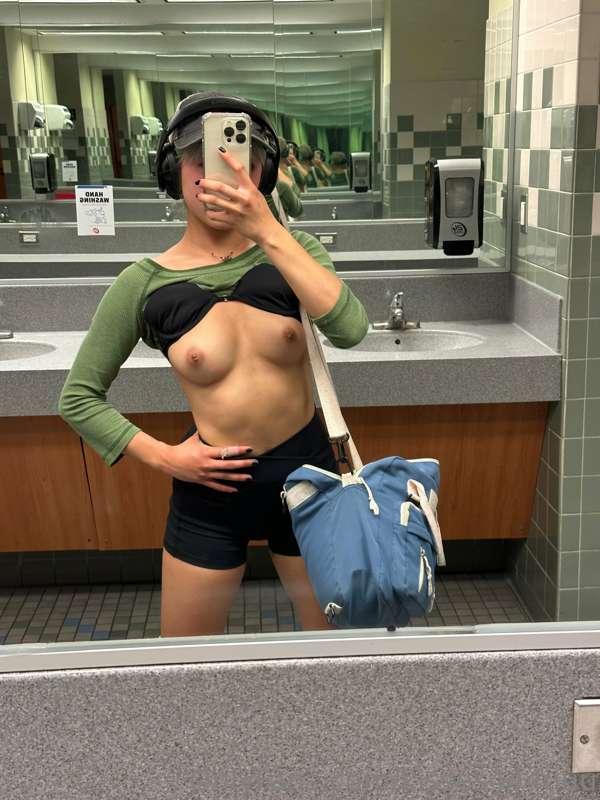 The physique I’m working towards (Rumi Mirko)!! I started we..