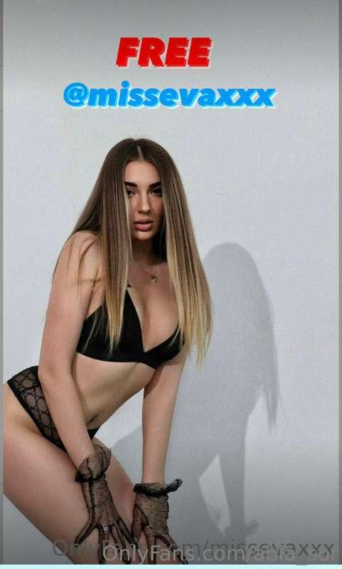 Hi baby can we do SFS or L4L?)💋
This sweet and generous babe..