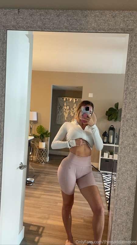 Check your dms to see the back 🍑