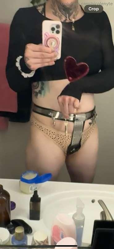 new chastity belt came in!  making a video with it tonight ♥..