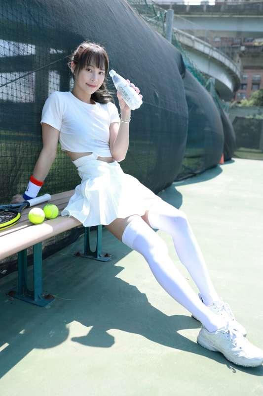 Sophia-Tennis-in tennis court-vol.2