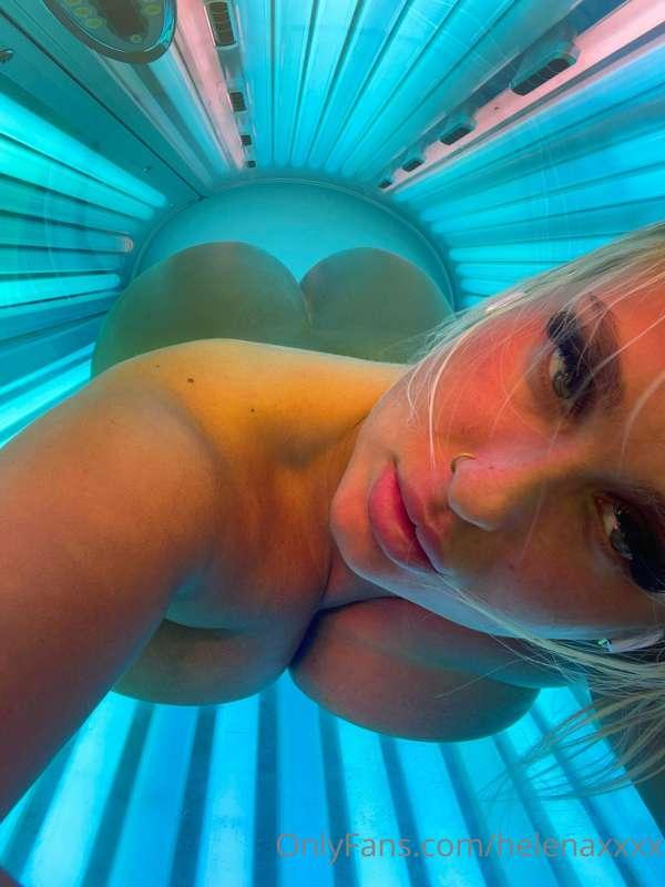 Getting that tan 👀