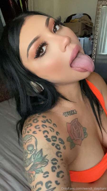 👅 👅👅
