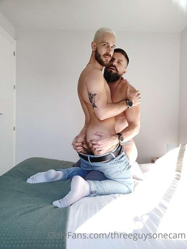Is this the way you like it? 🍑
Follow our uncensored profile..