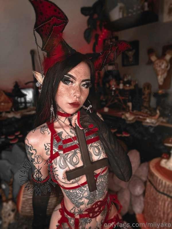 💋ᛝ᛫ ɢօօɖ ʍօʀռɨռɢ ᛫ᛝ💋Come sin with a naughty succubus 👅⚔️