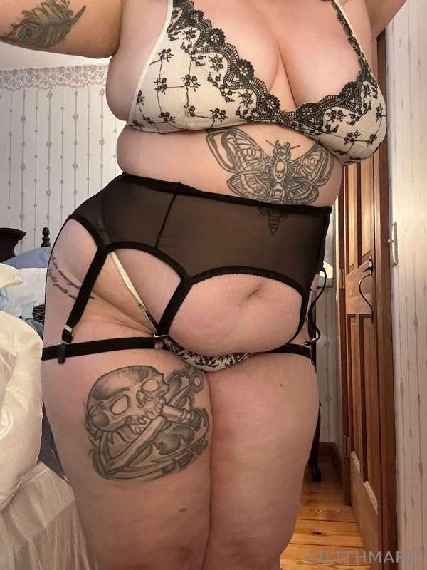 ✨✨✨✨✨
Swipe for the booty