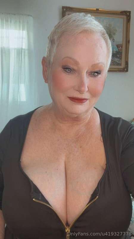 Feeling horny like me? Msg me 😉