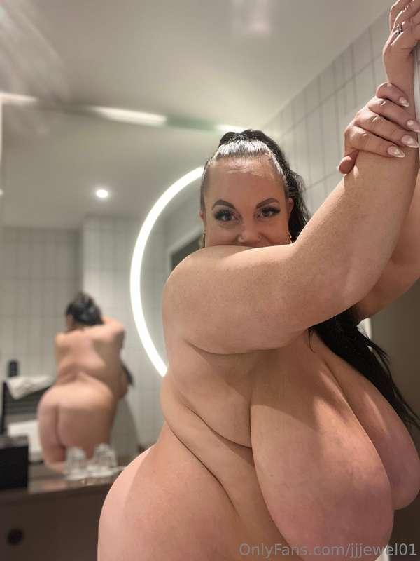 You walk into the hotel bathroom.. I’m there just like this...