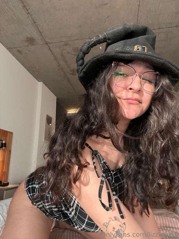 Spooky season is here! And this cute witch wanted to make su..