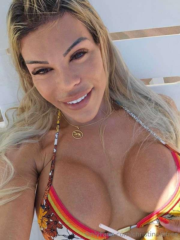 Sexting available!😌🙈 You want to get extremely hard and jerk..