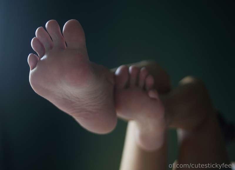 cutestickyfeet image #0
