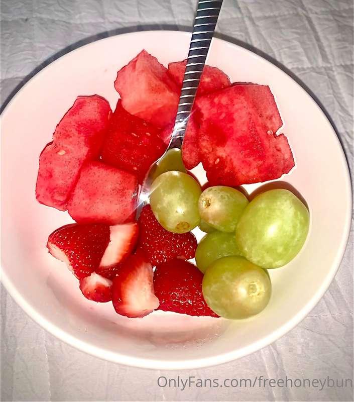 Good afternoon, I love my fruit 🍉🍓🍇 What’s your favorite? Th..