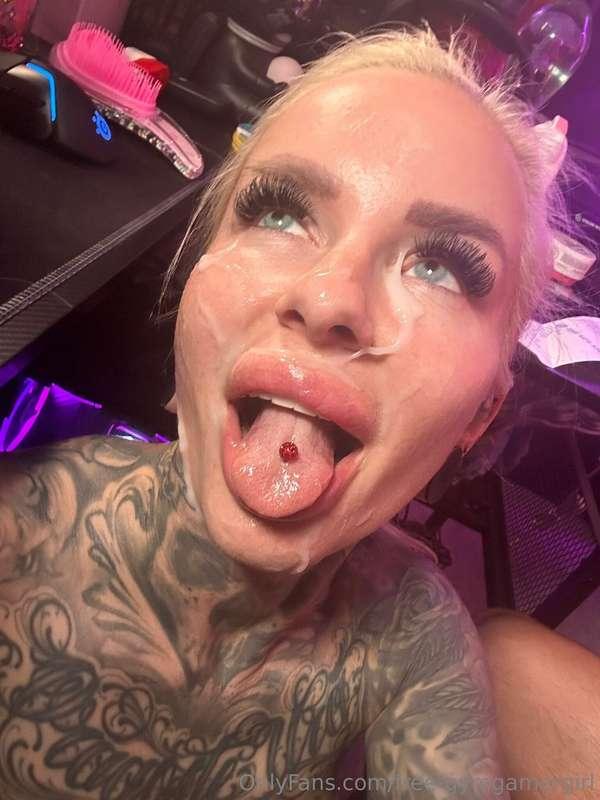 💦Blowjob Ends with a Facial⚠️ What would you do if I knelt i..