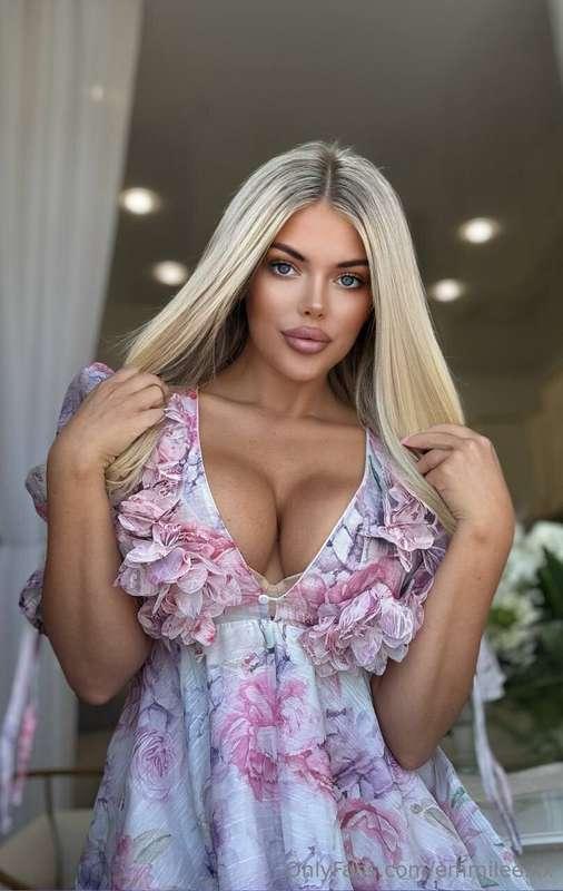 🥰 Style is a way to say who you are without speaking Do you ..