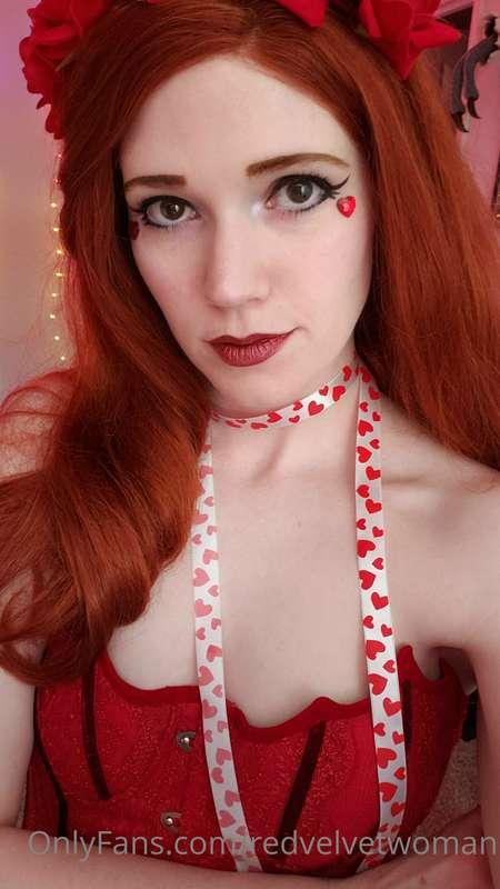 redvelvetwoman image #3