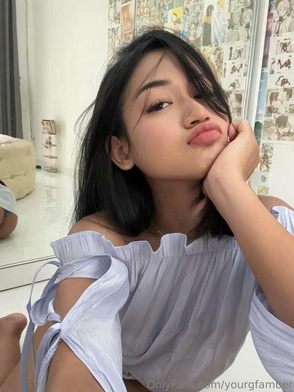 I need some kisses. Would you like to donate some? 😞💋