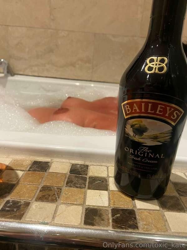 🍒🍾